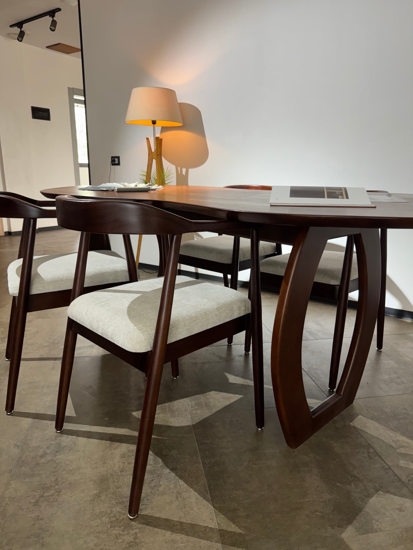 Mawimbi Dining set